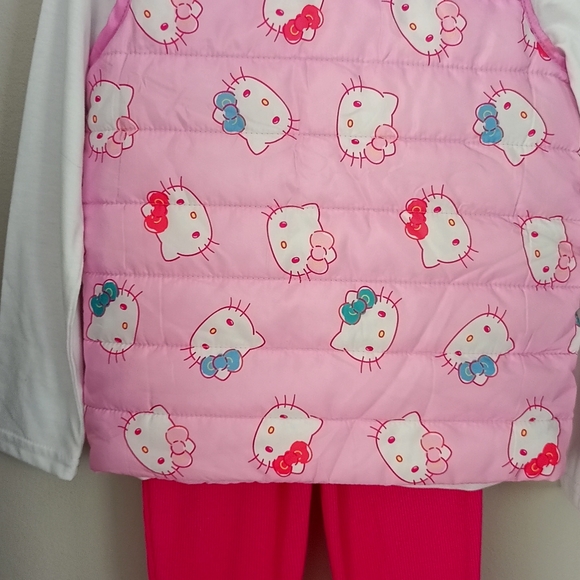 Hello kitty clothes - Picture 2 of 4